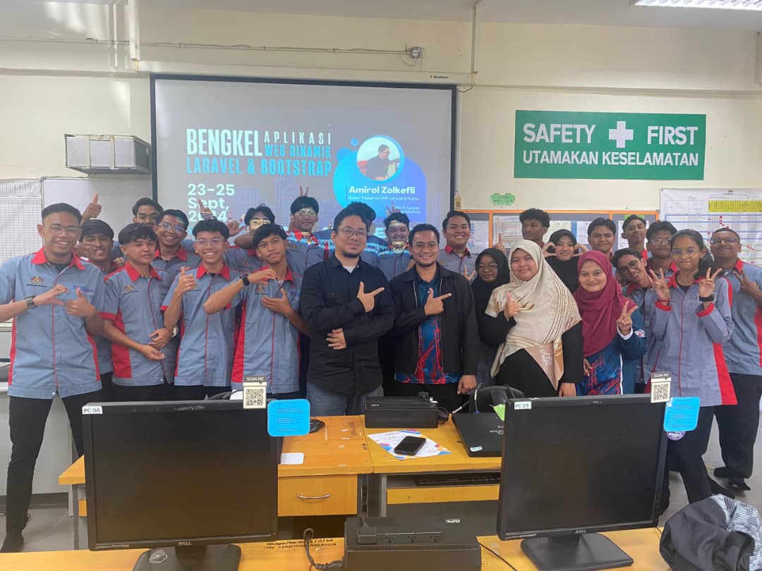 Participants during a Sitehandy training program